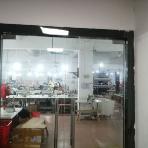 广州千诚万信服饰有限公司