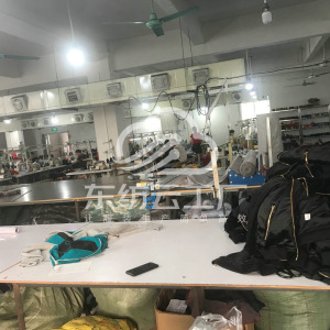 广州市一扣风范服饰有限公司