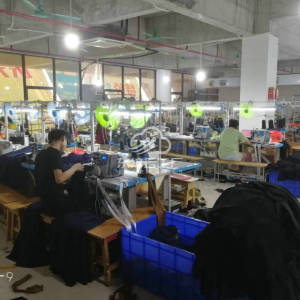 艾鑫诚纺织制衣服饰