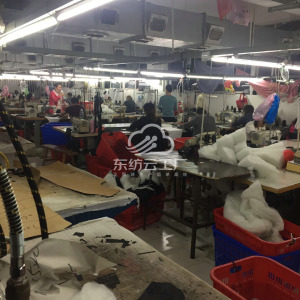 与其发展服装有限公司