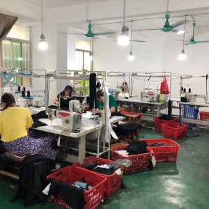 广州鸿菁诚制衣厂