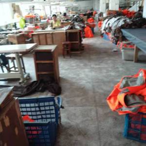 鸿运服装加工厂