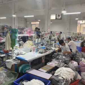 广州市天韵服饰贸易有限公司