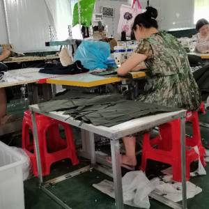 良飞服饰加工厂