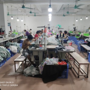 广州市碟雨纱服饰