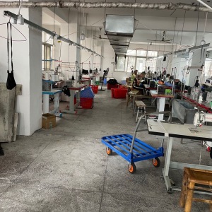 玲玲女裤加工厂