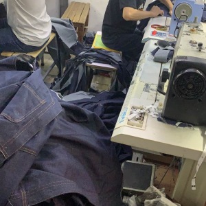 顺发制衣厂。 金圣制衣厂