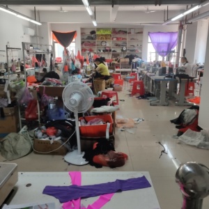 圆梦缘服饰有限公司