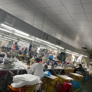 张斌梨服装加工厂