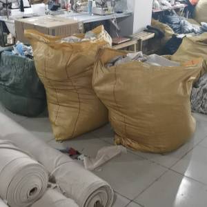 广州三兄弟服装厂