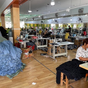 龙诚服饰有限公司