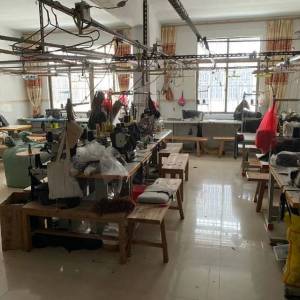 华荣服饰加工厂