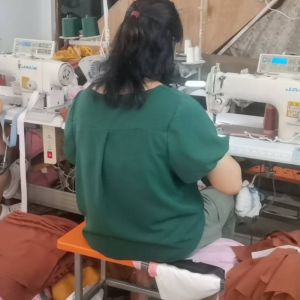 云城区巧剪衣服缝补店