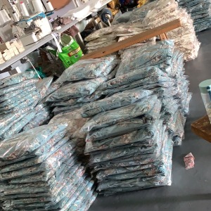 依衫服饰有限公司