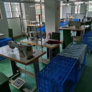 鸿羽服装有限公司