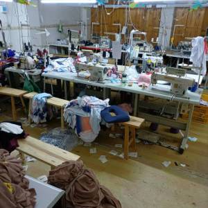 白沙利民服装厂