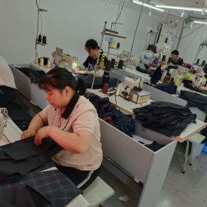 泰兴佩知服饰厂