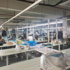 海宁市海州街道皮尔枭雄皮草行