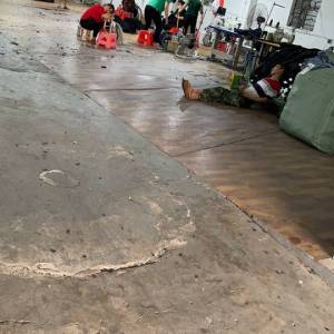 泉泉牛仔裤加工厂