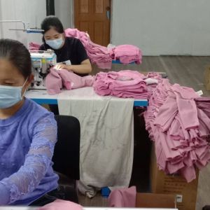 萌萌服装加工厂