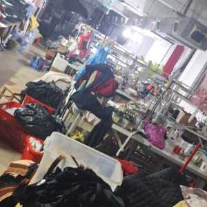 仙桃市依漫制衣厂