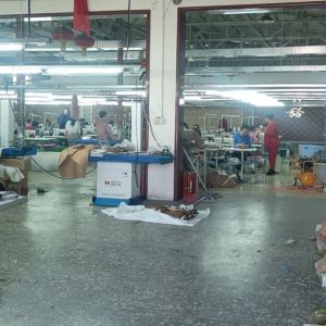 平顶山郏县  逸轩服饰有限公司