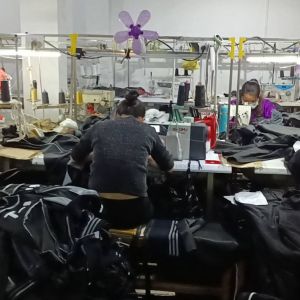 华丽服装加工厂