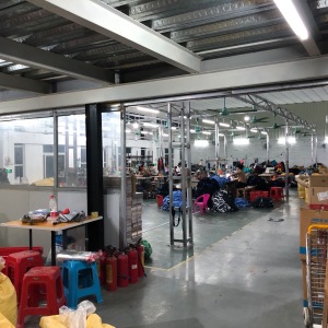 连发服饰制衣厂