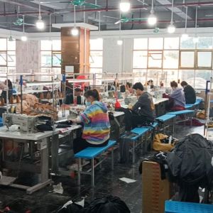 广州哗啦哗啦服装有限公司