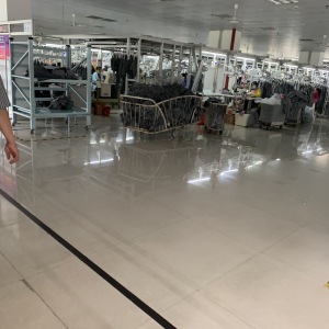 武汉市江岸区鑫雅美制衣厂