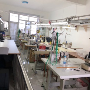 洪君服装加工厂