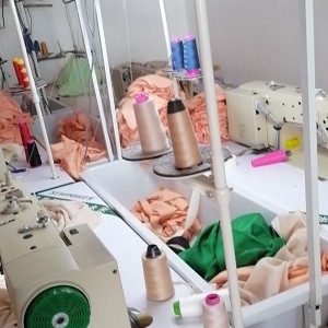 江西省赣州夫妻六人作坊