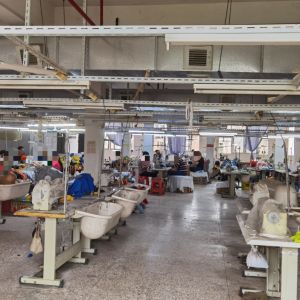 雅斯登制造制衣