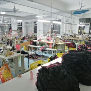 茂南区金塘镇金尚制衣厂