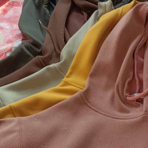 张芮恺服装加工厂