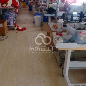 青岛鹿尔曼尼服装有限公司