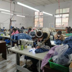 兰溪市仟亿服装有限公司