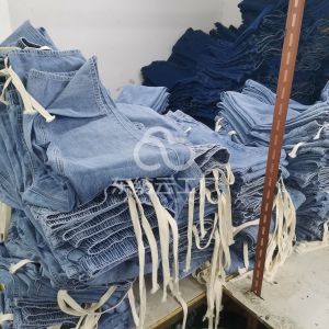 万林服装加工厂