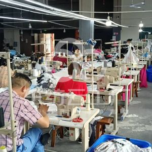 重庆市荣昌区:昌荣兄弟制衣厂