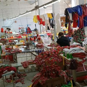 皓皓服装加工厂