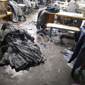 宸铭服饰有限公司