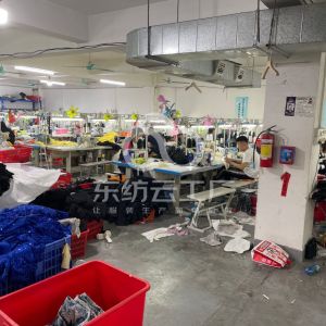 广州市依站服饰