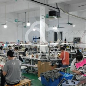 广州果果服装厂