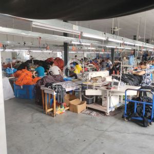 江阴根华服饰有限公司