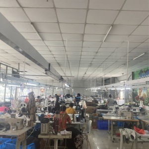 泰兴市亿之彩服饰有限公司