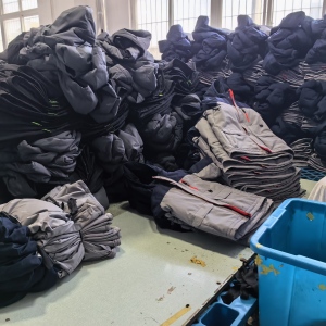 河南屿涧服装有限公司