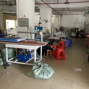 东莞市虎门镇钇佳服饰加工有限公司