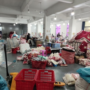 汕头市金平区笑嘻嘻服装厂