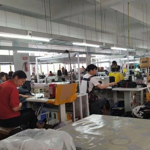 润腾服装有限公司