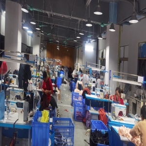 东莞市艾妍服饰有限公司